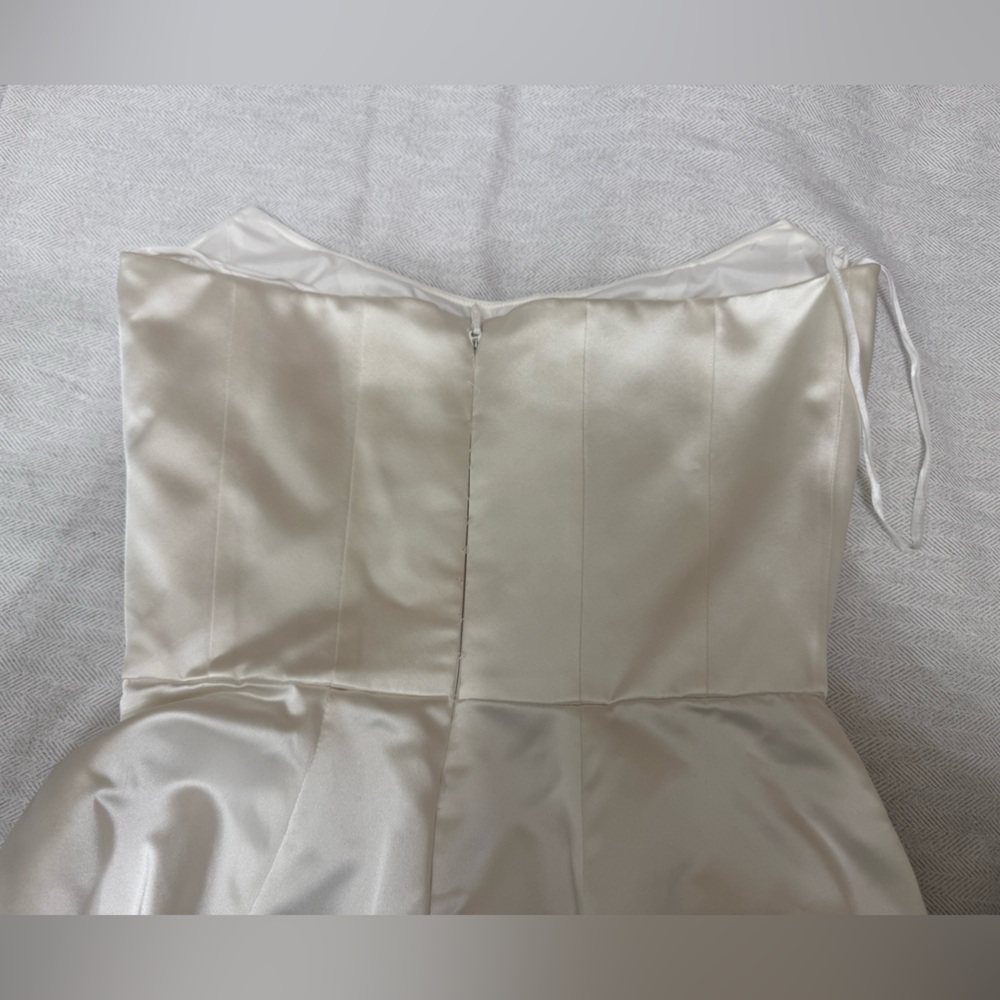 Amsale “Charleston” Wedding Gown – Ivory, Size 8 – Floor Sample - Picture 14 of 16
